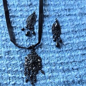 Velvet Black Jewelry Set